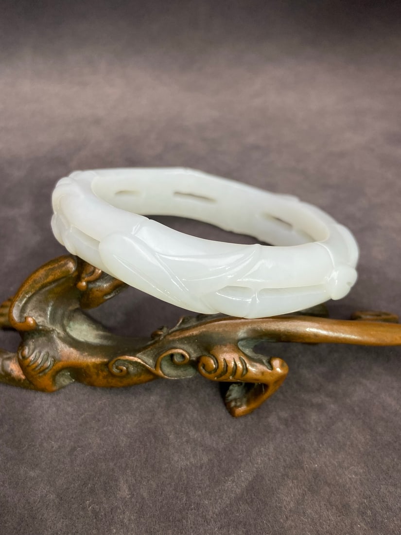 An Exquisite White Jade Bamboo Pattern Bracelets - 5