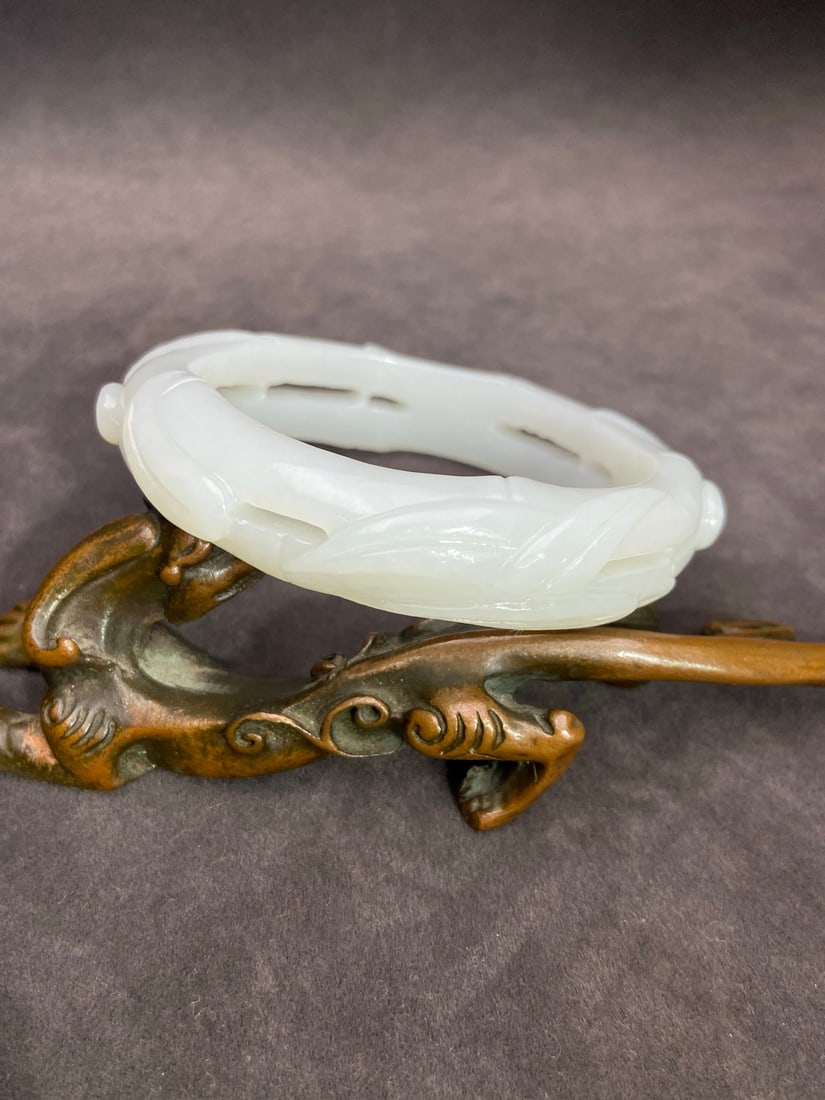 An Exquisite White Jade Bamboo Pattern Bracelets - 6