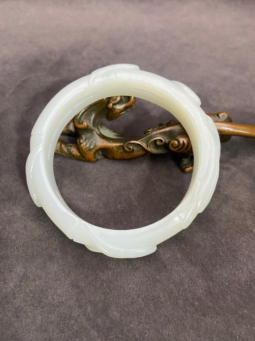 An Exquisite White Jade Bamboo Pattern Bracelets - 7