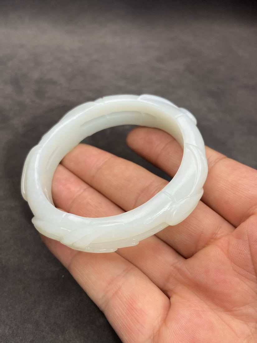 An Exquisite White Jade Bamboo Pattern Bracelets - 8