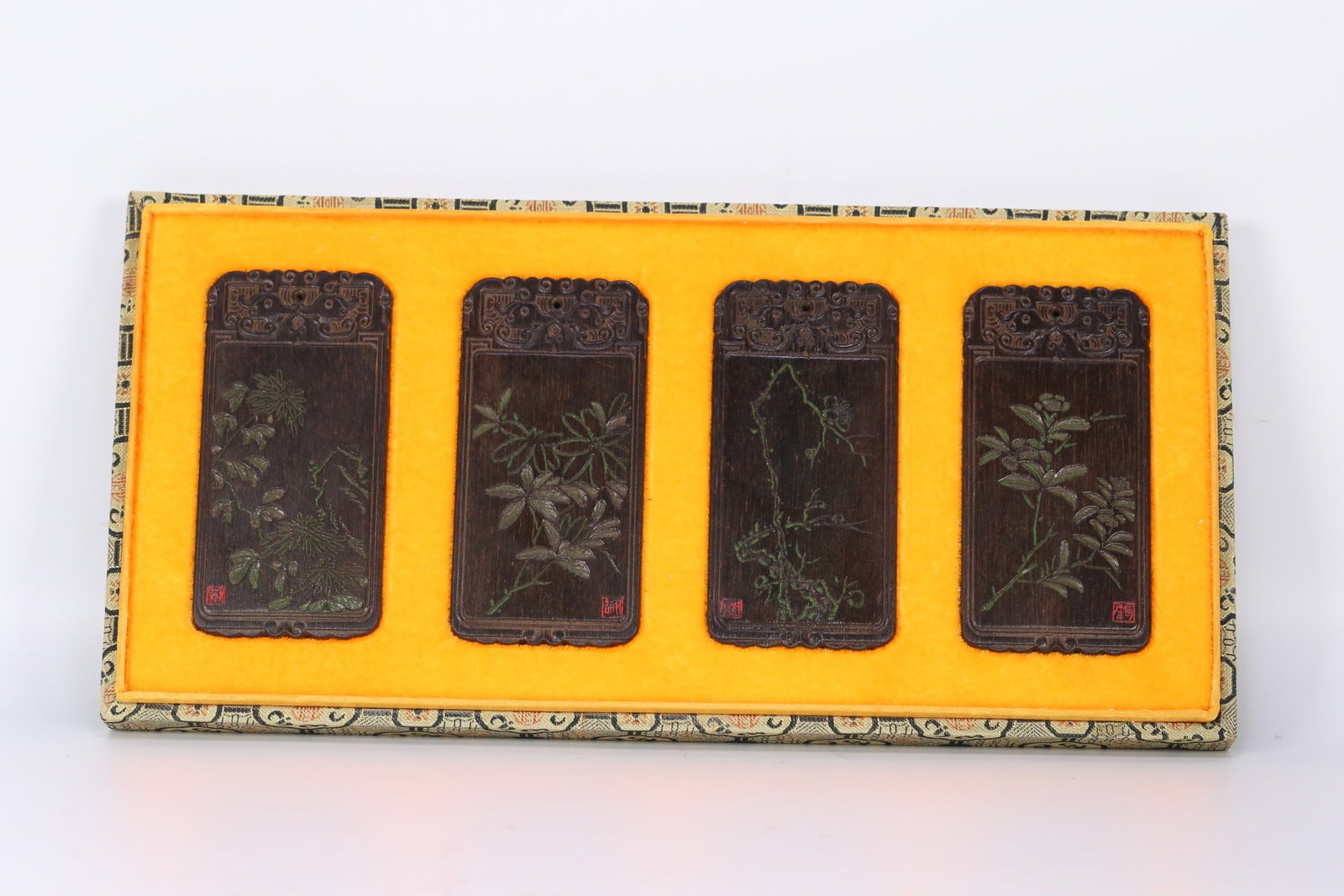 A Set of Fine Eaglewood Flower Pattern Pendants,With Poem: A Set of Fine Eaglewood Flower Pattern Pendants,With Poem,Qing Dynasty,