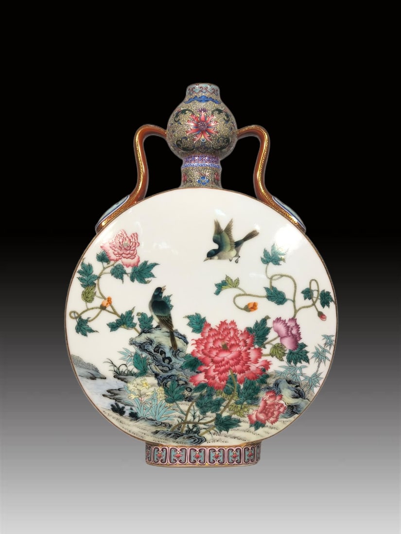 A Exquisite Famille-Rose Flower and Bird Pattern Vase: A Exquisite Famille-Rose Flower and Bird Pattern Vase,Qing Dynasty, China,Qianlong Six-character Mark,Size:13.8inx1.2inx9.6inx4.1in 粉彩花鸟纹瓶,中国