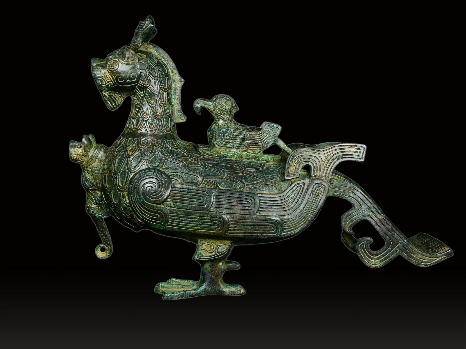 A Exquisite Bronze Bird Ornament: A Exquisite Bronze Bird Ornament,Ancient Time, China,Size:11.8inx16.5in ,Weight:4300g 青铜鸟摆件,远古时期