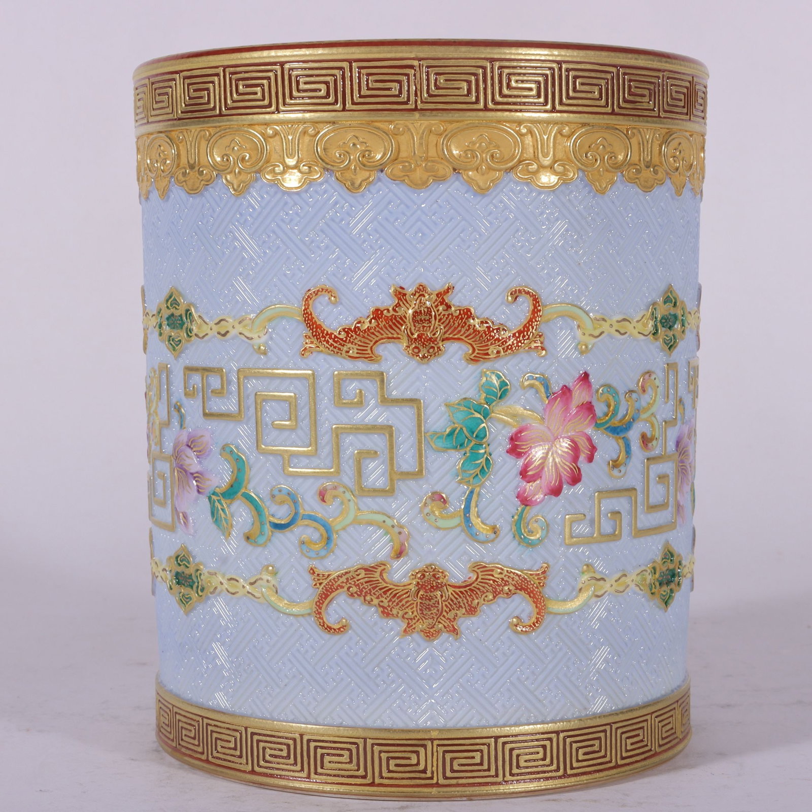 A Exquisite Famille-Rose Green Ground Painted Gold Lotus Bats Pattern Brush Pot: A Exquisite Famille-Rose Green Ground Painted Gold Lotus Bats Pattern Brush Pot,Qing Dynasty, China,Qianlong Six-character Mark,Size:5inx4.3in