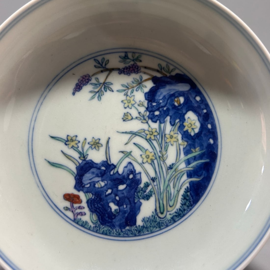A Exquisite Doucai Flower Pattern Plate - 2