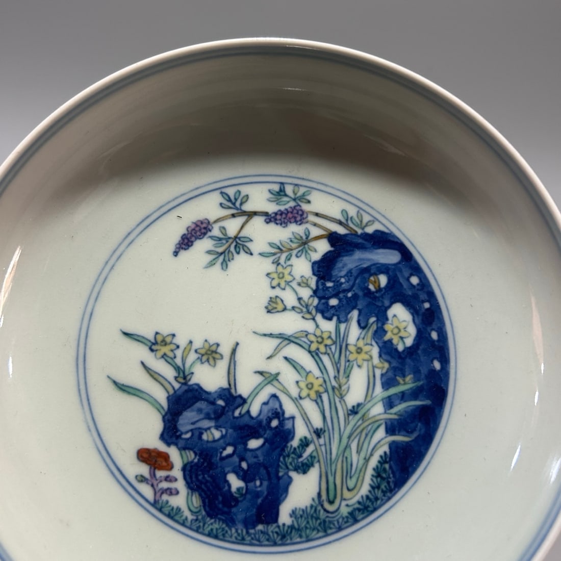 A Exquisite Doucai Flower Pattern Plate - 3