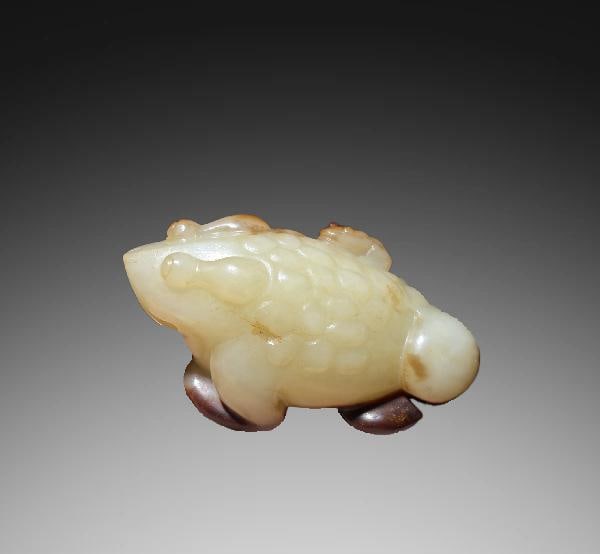 A Exquisite Hotan Jade Tripod Golden Toad Ornament: A Exquisite Hotan Jade Tripod Golden Toad Ornament,Qing Dynasty, China,Size:2.8inx1.7inx1.3in,Weight:117.4g