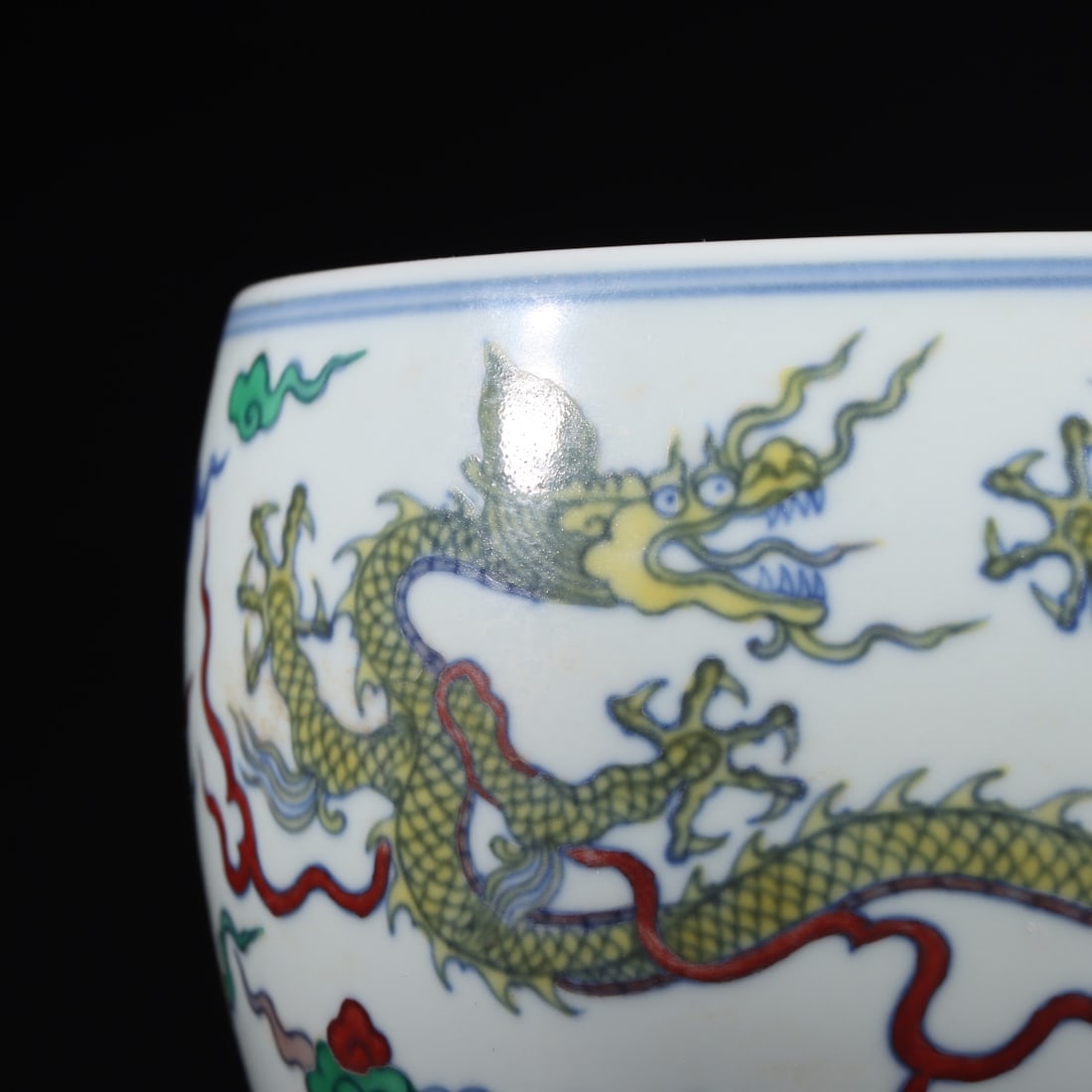 A Exquisite Doucai Dragon Pattern Jar - 4