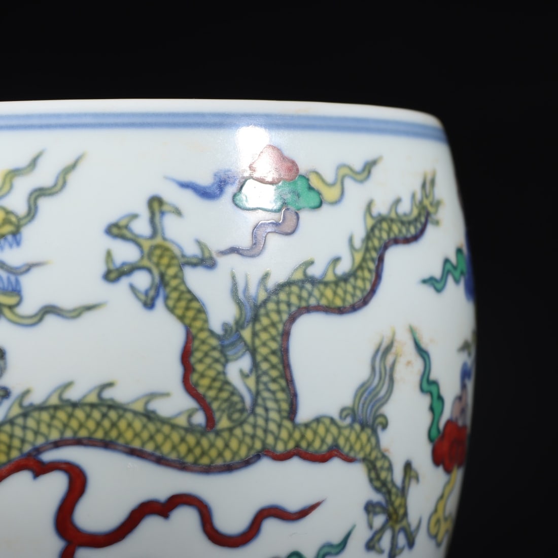A Exquisite Doucai Dragon Pattern Jar - 5