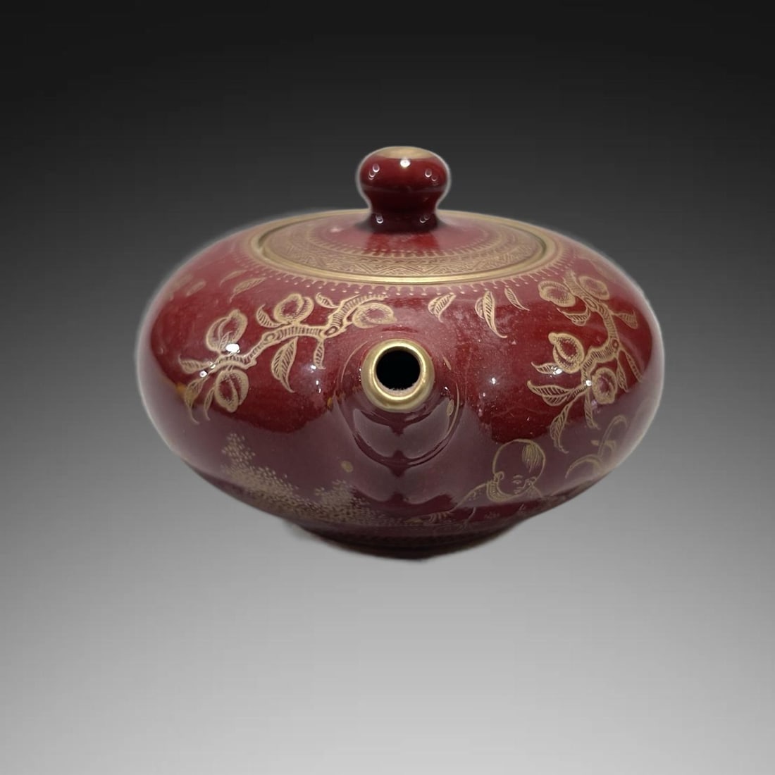 A Exquisite Red Ground Figures Pattern Ewer - 3