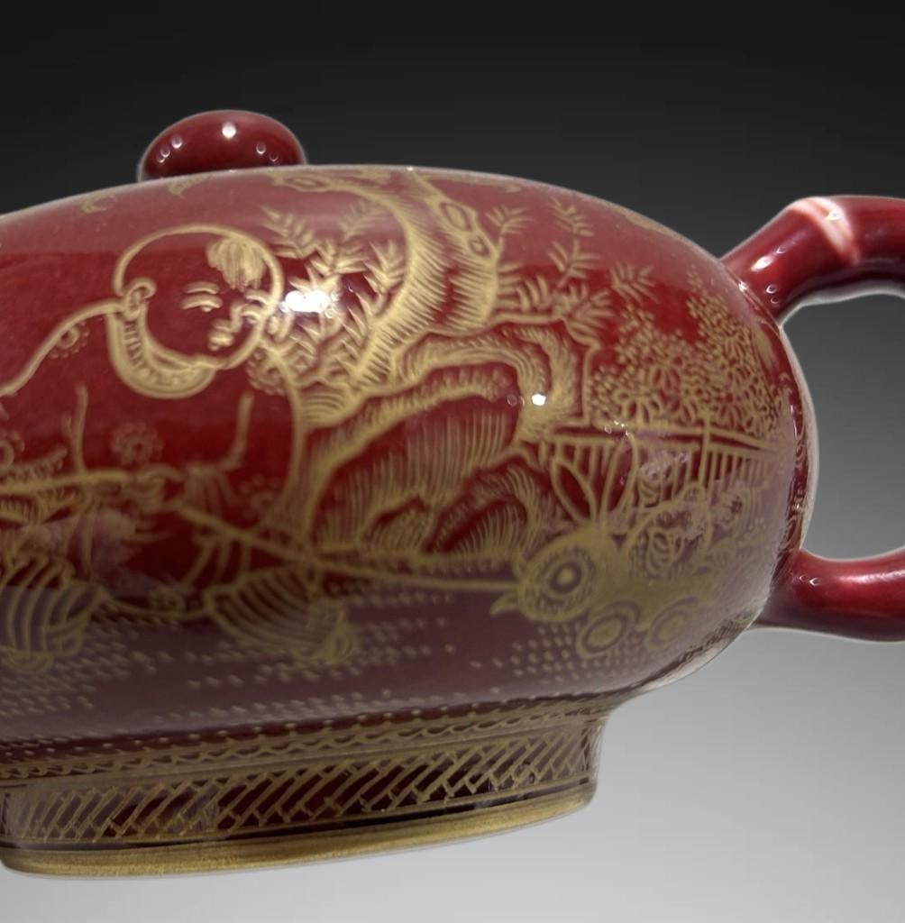 A Exquisite Red Ground Figures Pattern Ewer - 7