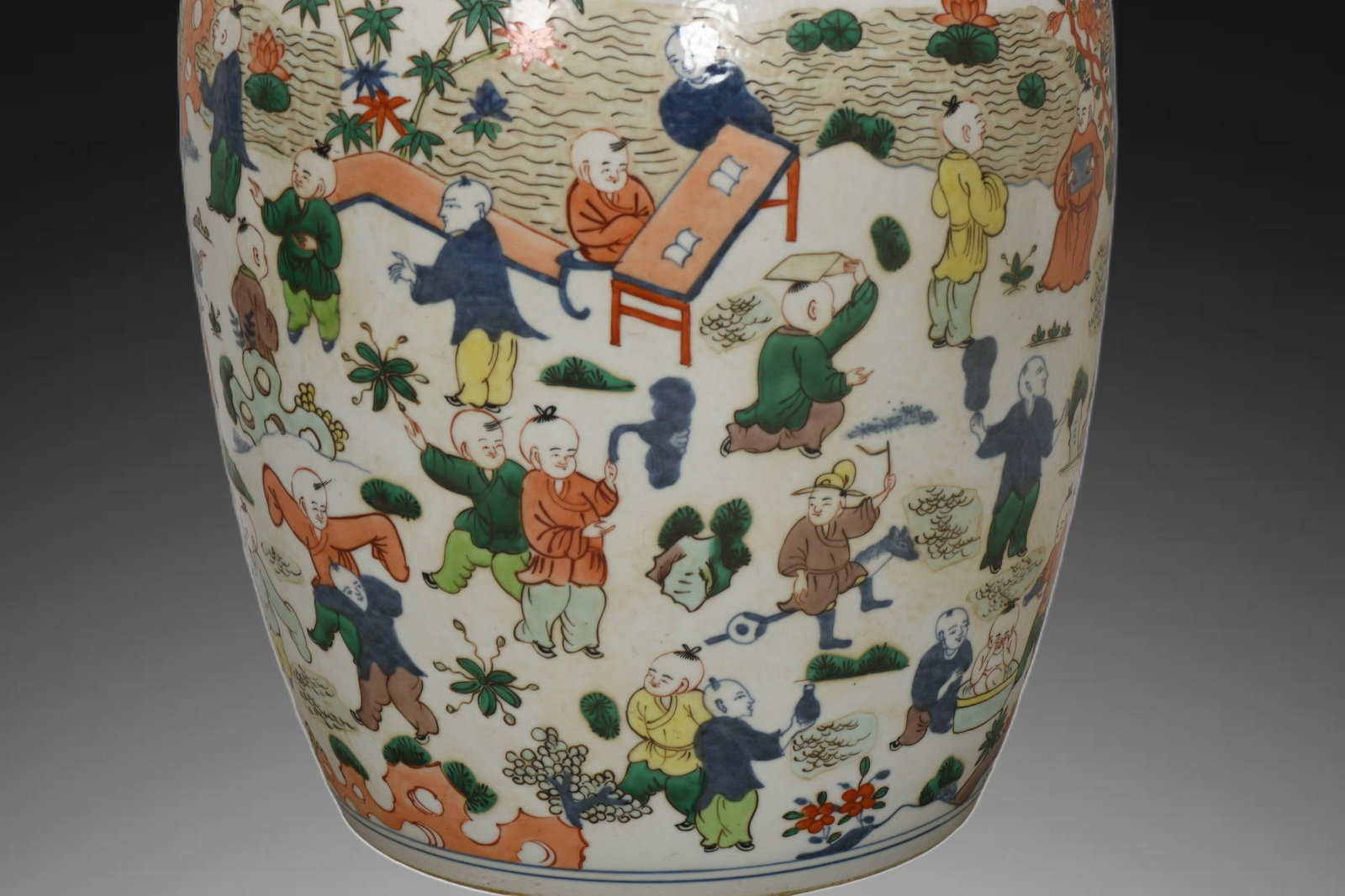 A Exquisite Doucai Figures Pattern Jar - 6