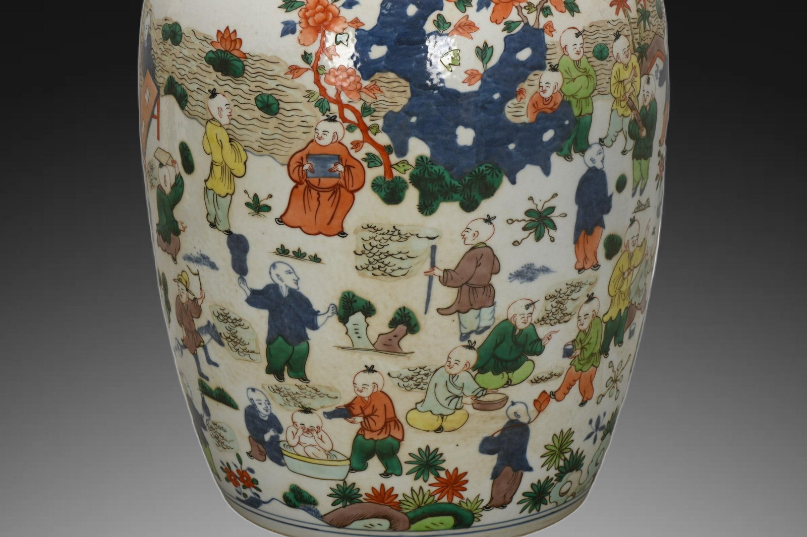 A Exquisite Doucai Figures Pattern Jar - 7