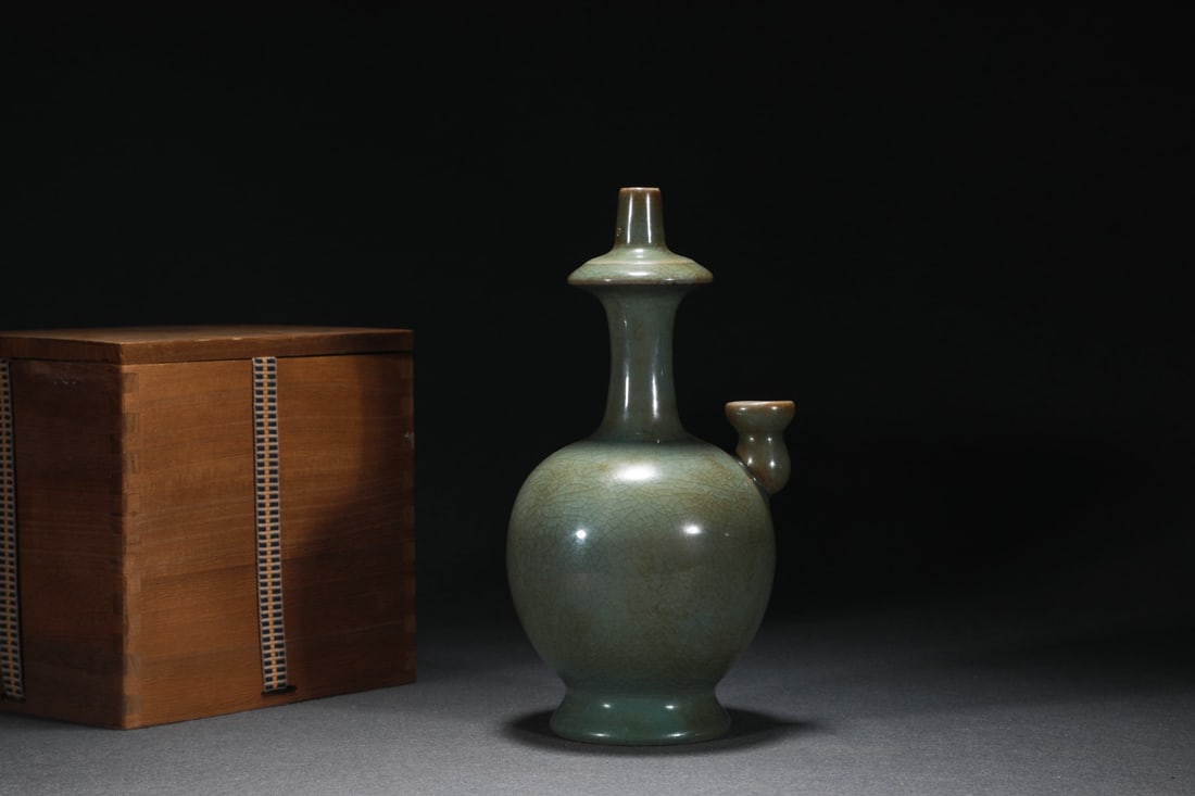 A Exquisite Ru Kiln Celadon Glazed Vase (1 of 9)