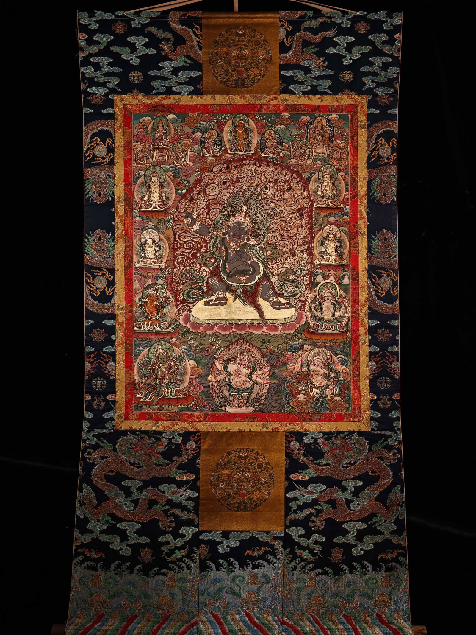 A Exquisite Statue of Vajra protector Buddha statue Thangka: A Exquisite Statue of Vajra protector Buddha statue Thangka,Ming Dynasty, China,Size:59.1inx31.5in(Whole),35inx23.6in(Leather Core)