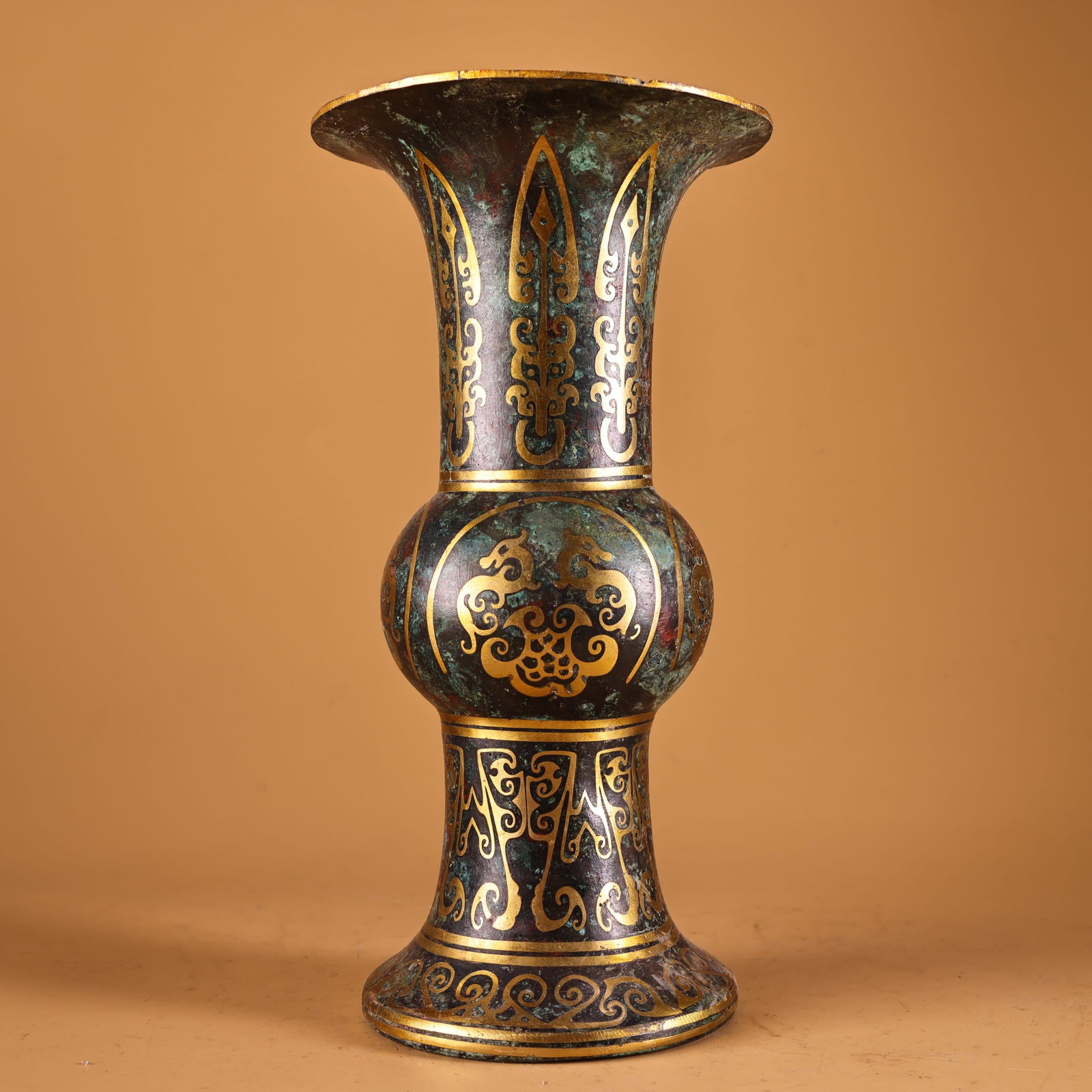 A Exquisite Gold-inlaid Bronze Dragon Pattern Vase (1 of 11)