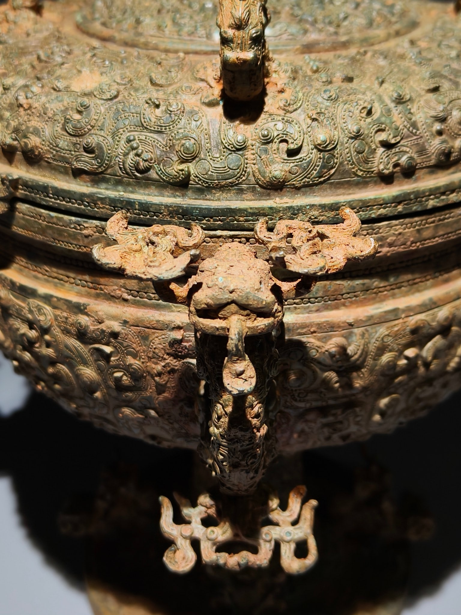 A Exquisite Bronze Dragon Pattern Dragon-Ears Jar - 2