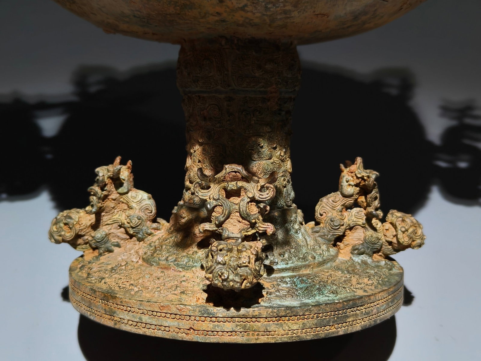 A Exquisite Bronze Dragon Pattern Dragon-Ears Jar - 3