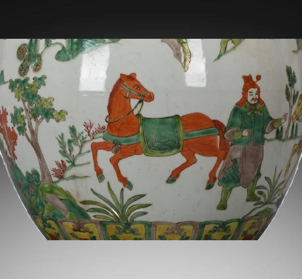 A Exquisite Wucai Figures Pattern Vat - 5