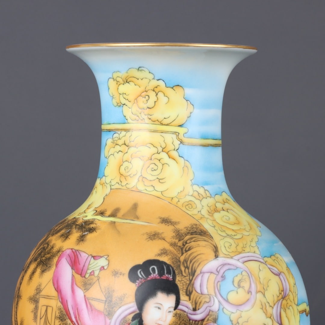 A Exquisite Enamel Gilt Figures Pattern Vase - 4