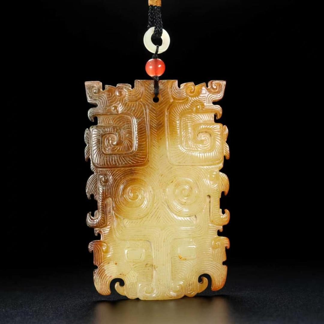 A Exquisite Hotan Jade Pendant: A Exquisite Hotan Jade Pendant,Han Dynasty, China,Size:3.7inx2.4inx0.4in ,Weight:104g 和田玉佩,中国汉代