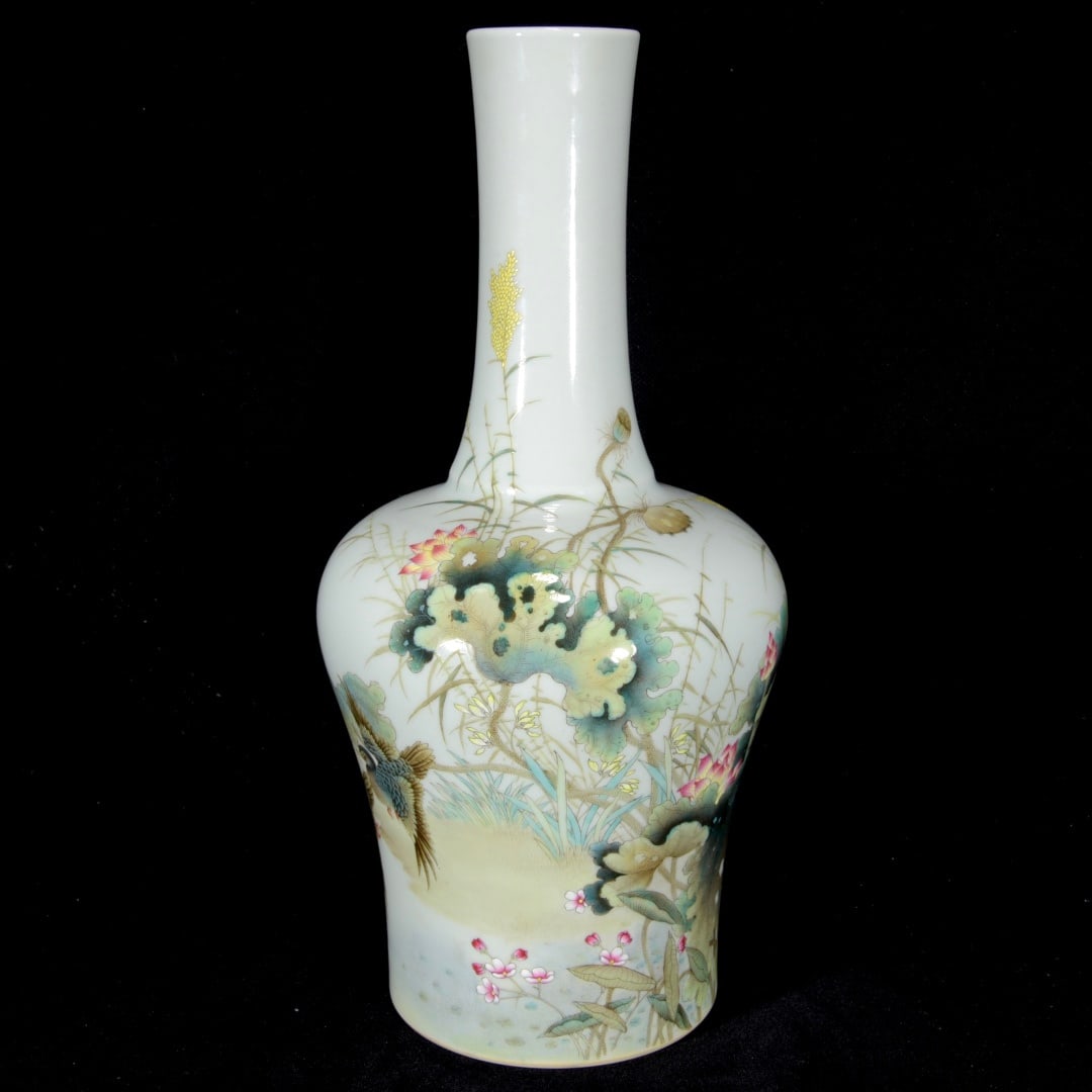 A Exquisite Enamel Flower and Bird Pattern Vase (1 of 9)