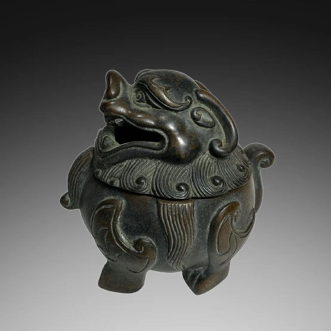 A Exquisite Coppery Kylin Censer: A Exquisite Coppery Kylin Censer,Ming Dynasty, China,With Mark,Size:4.5inx3.5inx4.1in ,Weight:1342g 铜造貔貅炉,中国明代,带款
