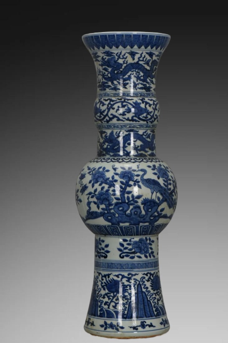 A Exquisite Blue and White Flower and Bird Pattern Vase: A Exquisite Blue and White Flower and Bird Pattern Vase,Ming Dynasty, China,Wanli Six-character Mark,Size:26.4inx8.3inx9.4in 青花花鸟纹瓶,中国明&#