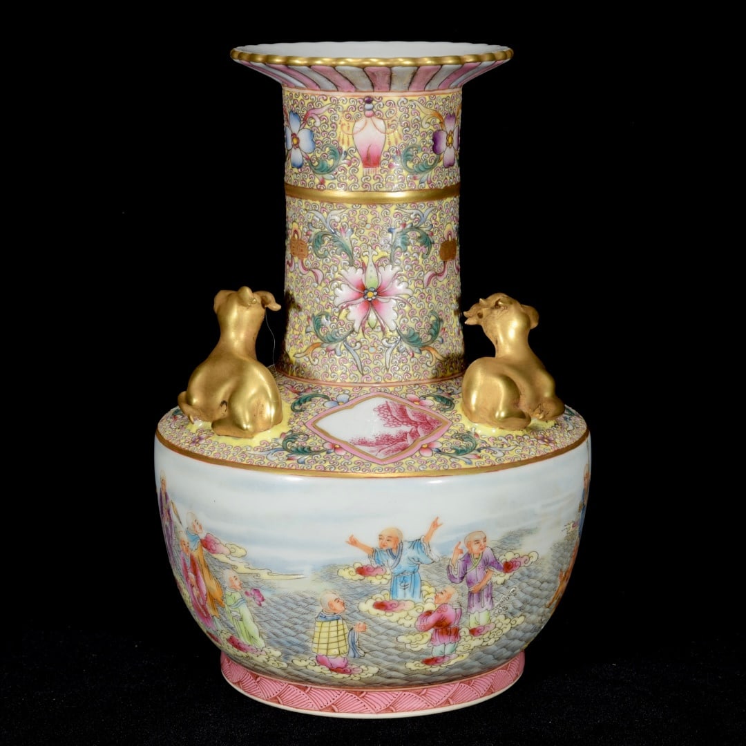 A Exquisite Enamel Arhat Pattern Vase - 2