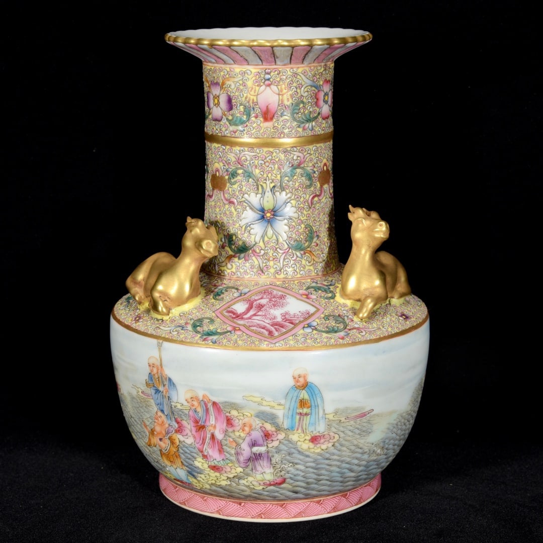 A Exquisite Enamel Arhat Pattern Vase - 3