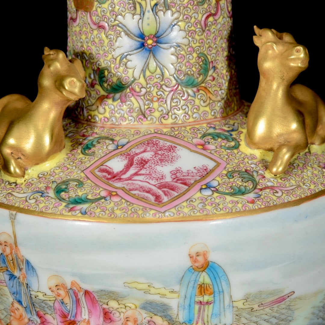 A Exquisite Enamel Arhat Pattern Vase - 5