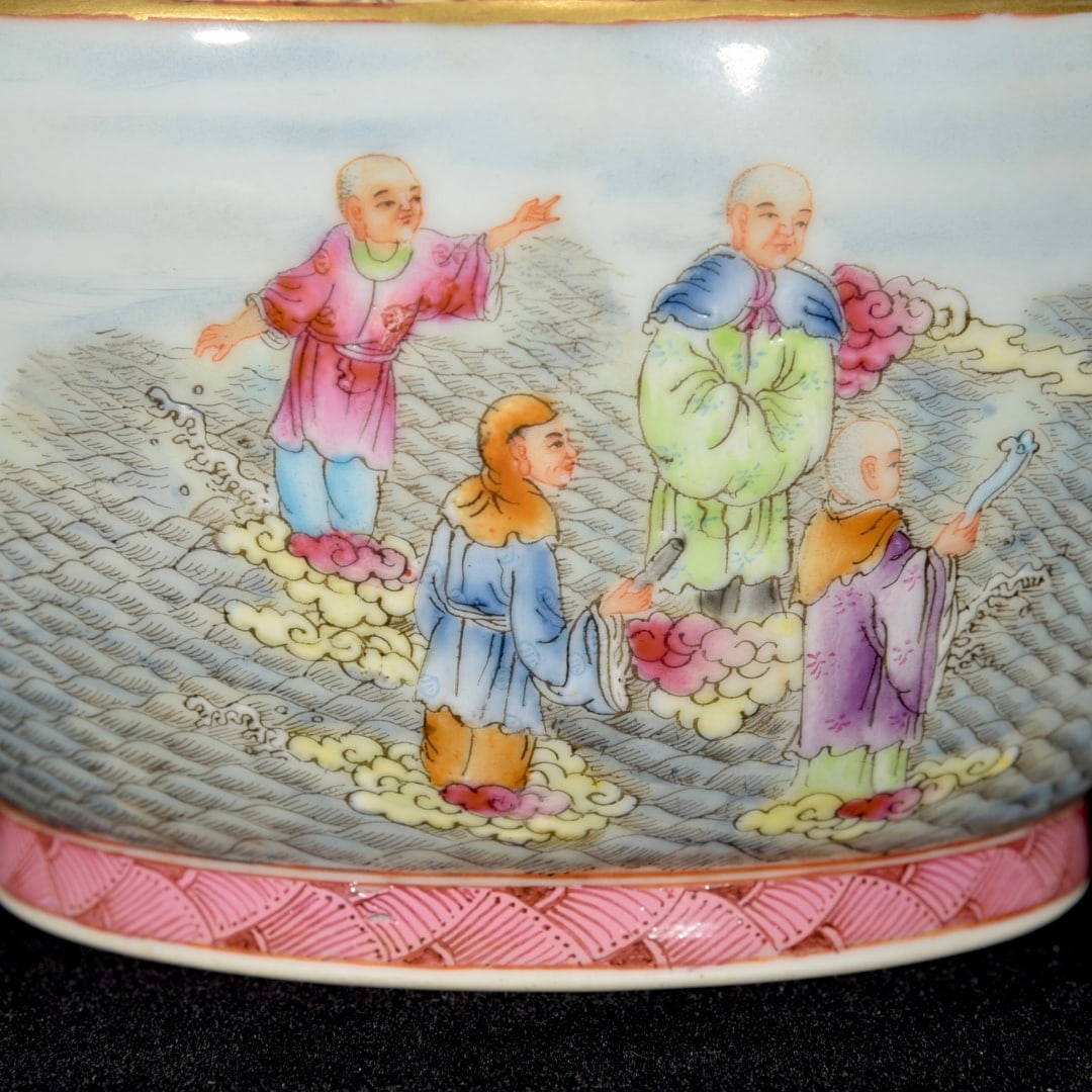 A Exquisite Enamel Arhat Pattern Vase - 7