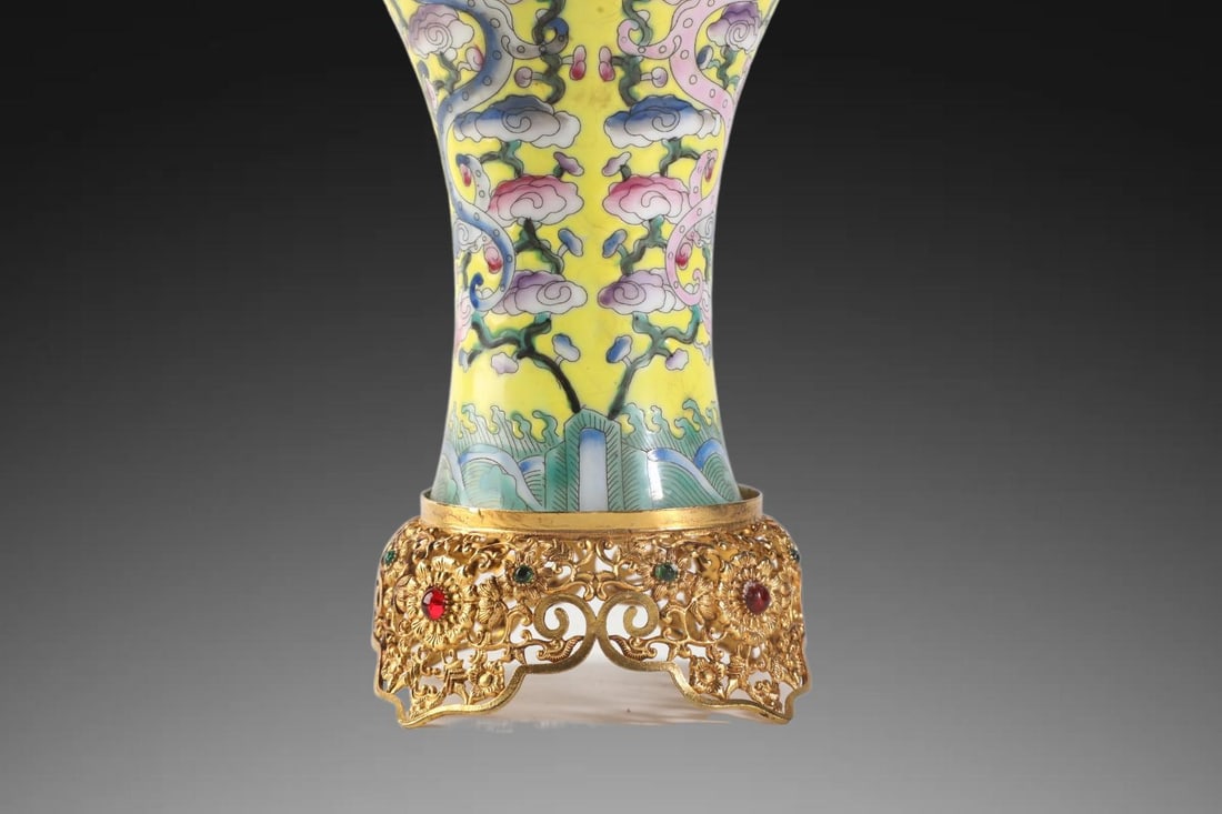 A Exquisite Enamel Ganoderma lucidum Pattern Vase - 5
