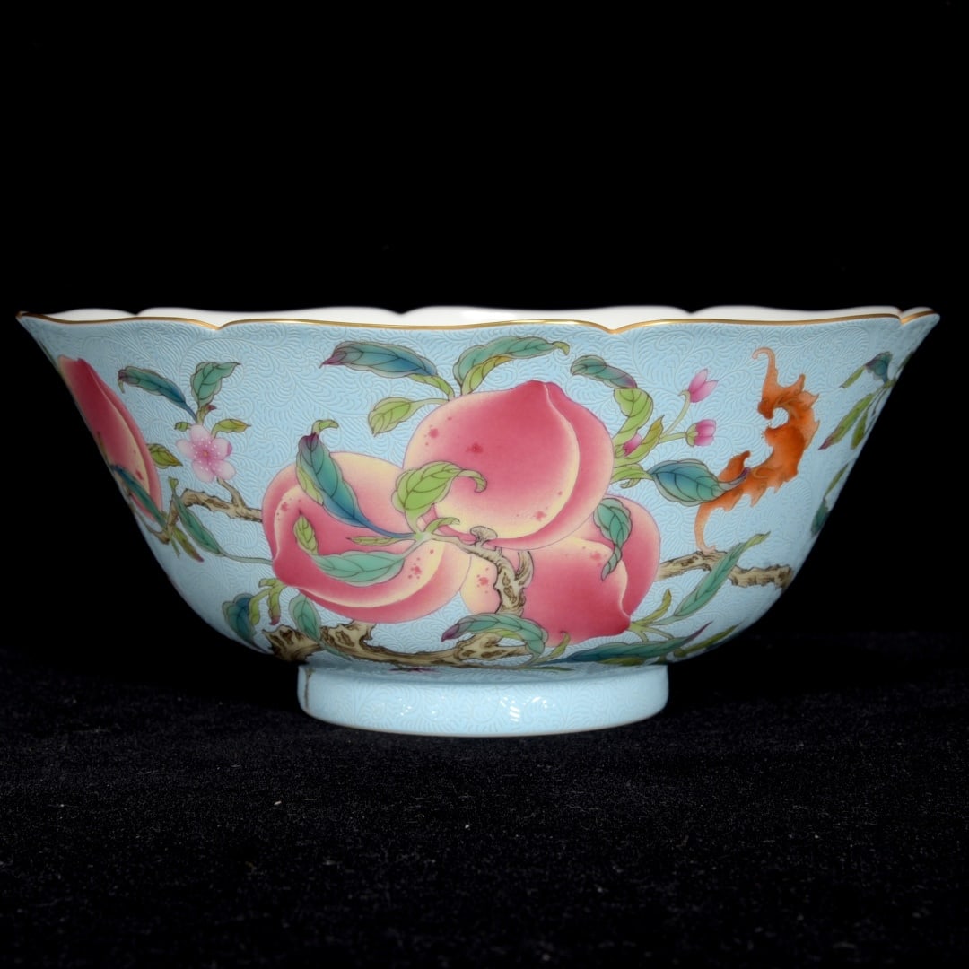 A Exquisite Famille-Rose Bats and Peach Pattern Bowl: A Exquisite Famille-Rose Bats and Peach Pattern Bowl,Qing Dynasty, China,Qianlong Six-character Mark,Size:3.1inx7.1in 粉彩蝙蝠桃子纹碗,中国&