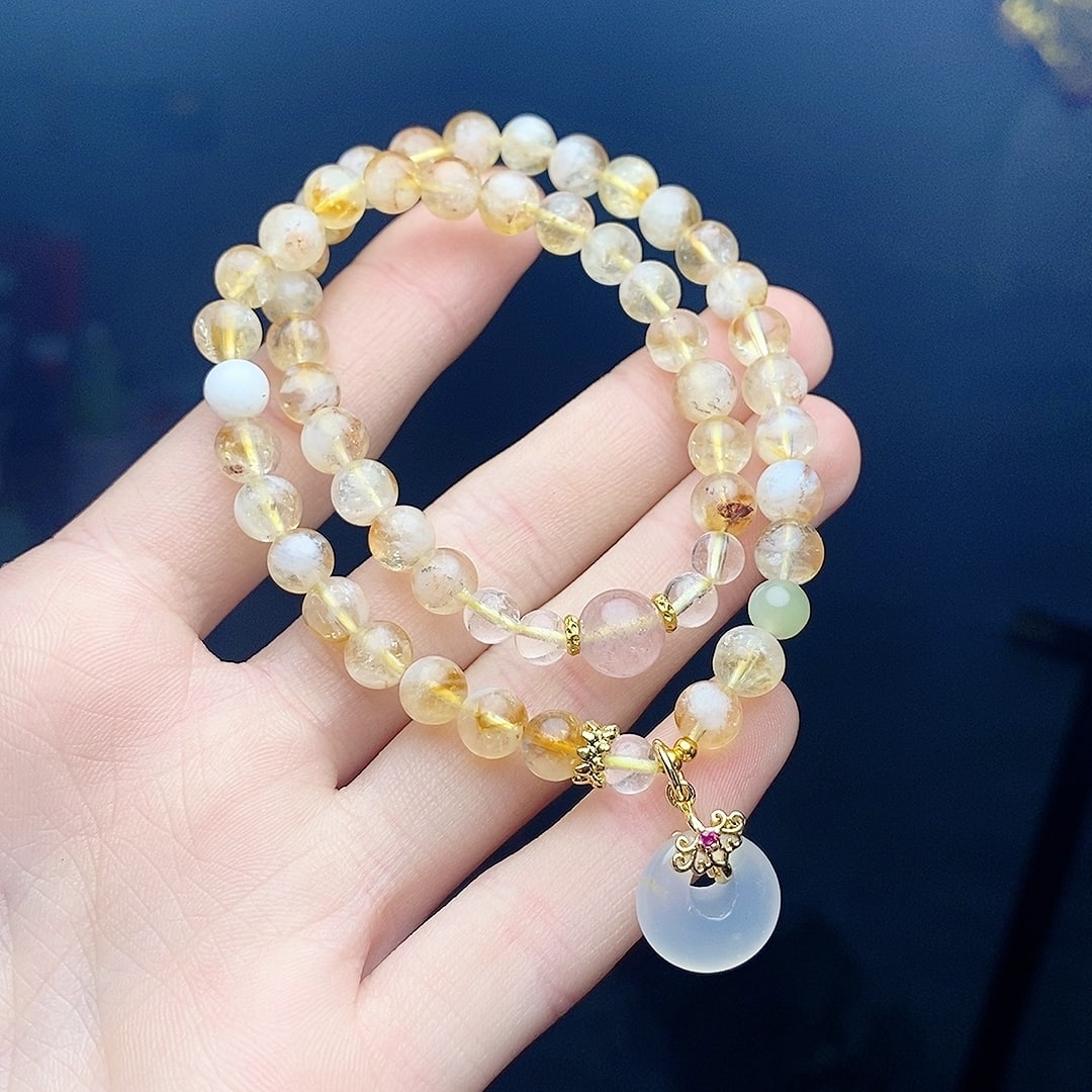 A Exquisite Citrine Bracelet: A Exquisite Citrine Bracelet,Size:0.2inx0.2in 黄水晶手串