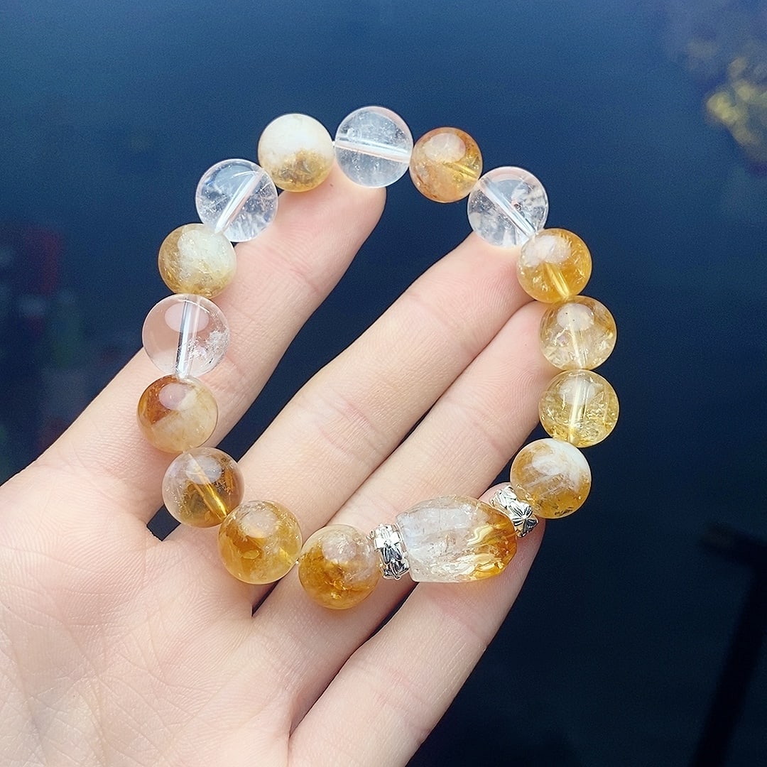 A Exquisite Citrine Bracelet: A Exquisite Citrine Bracelet,Size:0.4inx0.4in 黄水晶手串