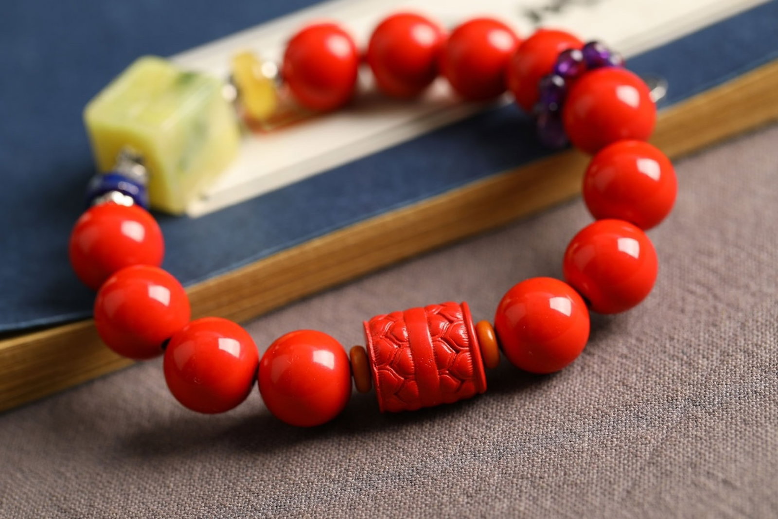 An Exquisite Cinnabar Bracelets,With Beeswax - 7
