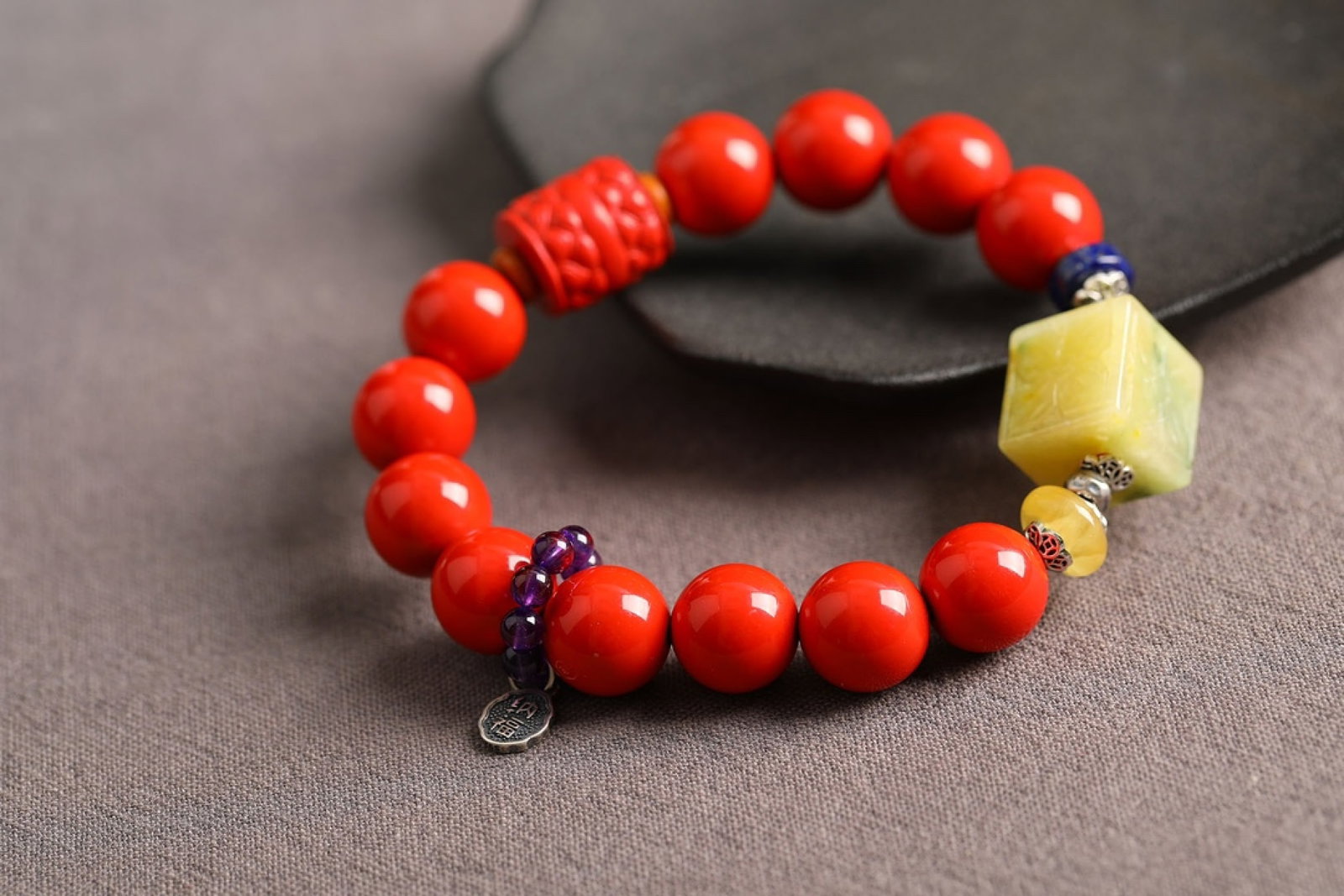 An Exquisite Cinnabar Bracelets,With Beeswax - 9
