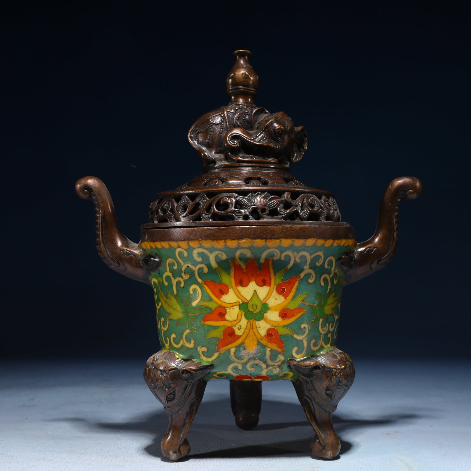 An Exquisite Cloisonne Lotus Pattern Double-Ears and Tripod Censer: An Exquisite Cloisonne Lotus Pattern Double-Ears and Tripod Censer,Ming Dynasty,China,Xuande Four-character Mark,Size:8.7inx5.1inx9.8in,Weight:1500g