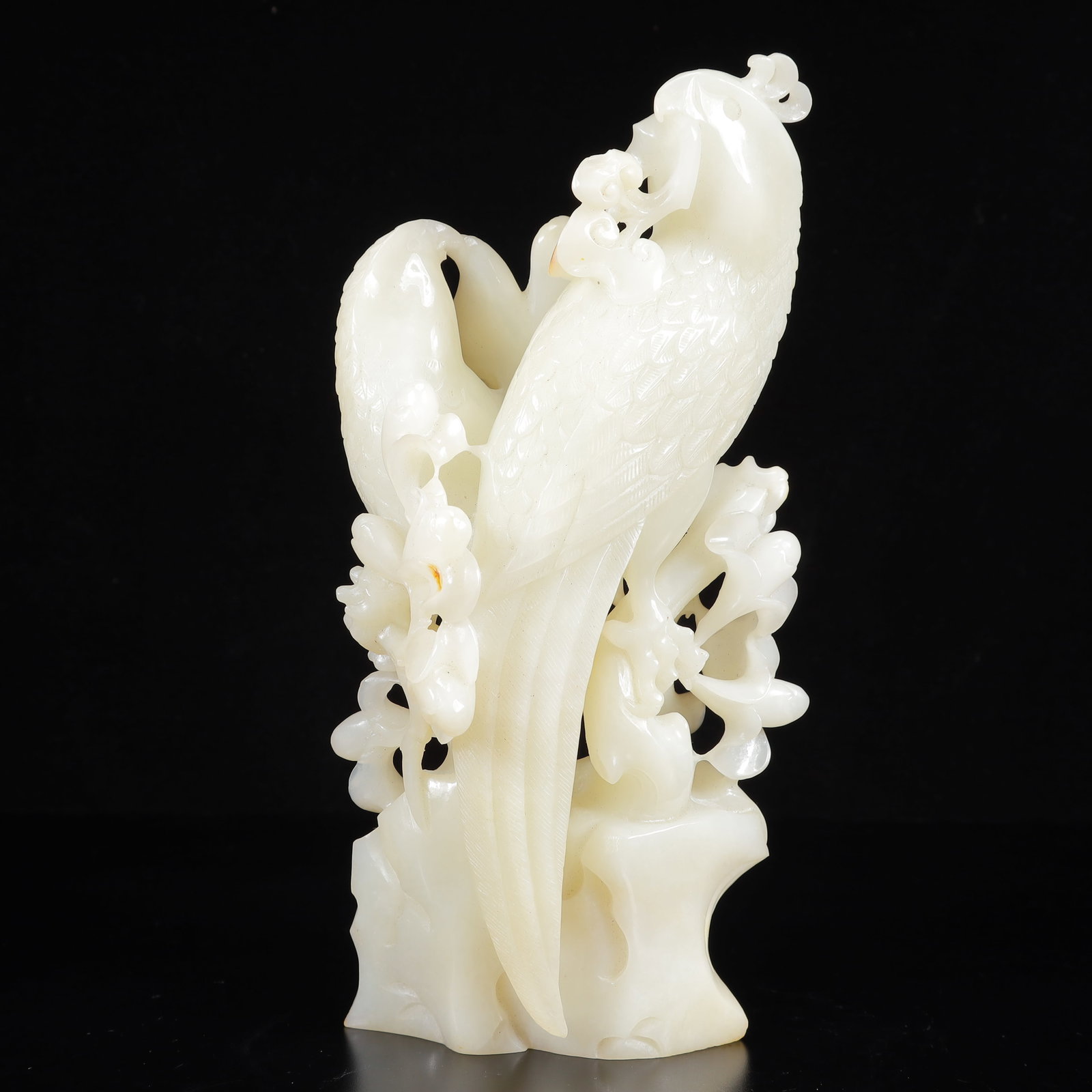 An Exquisite White Jade Phoenix Ornament: An Exquisite White Jade Phoenix Ornament,Qing Dynasty,China,Size:5.1inx2.4inx10.2in,Weight:2050g 白玉凤摆件,中国清代