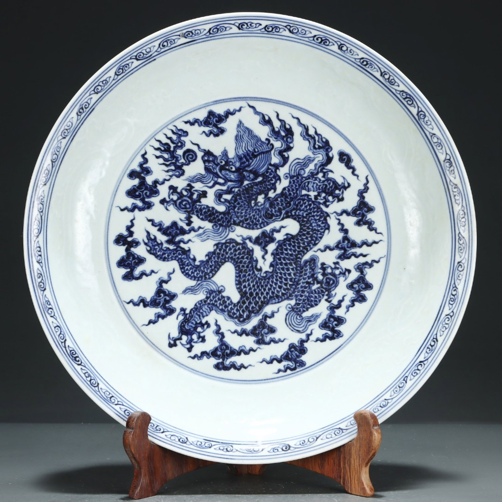 A Huge Blue and White Auspicious Cloud and Dragon Pattern Plate - 2
