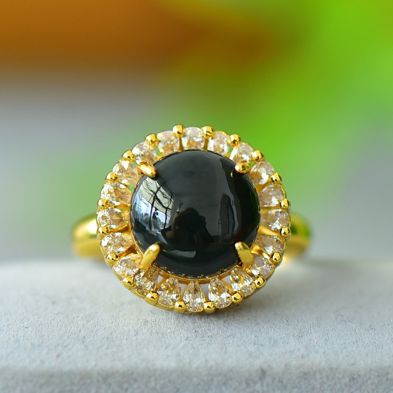 An Exquisite Bronze-Gold Plated Inlaid Green Jade Ring,Inlaid Diamond: An Exquisite Bronze-Gold Plated Inlaid Green Jade Ring,Inlaid Diamond,Size:12mmx12mm 铜镀金镶青玉戒指,嵌钻石