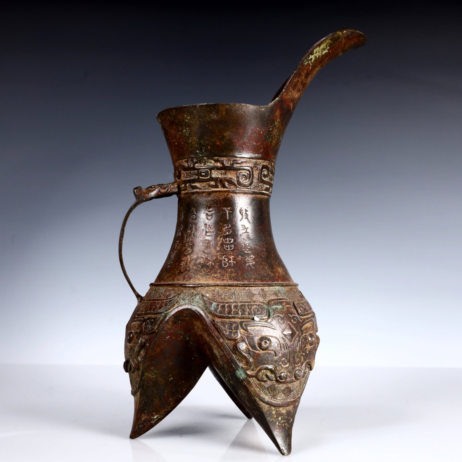 A Rare Bronze Beast-Face Pattern Flagon - 11