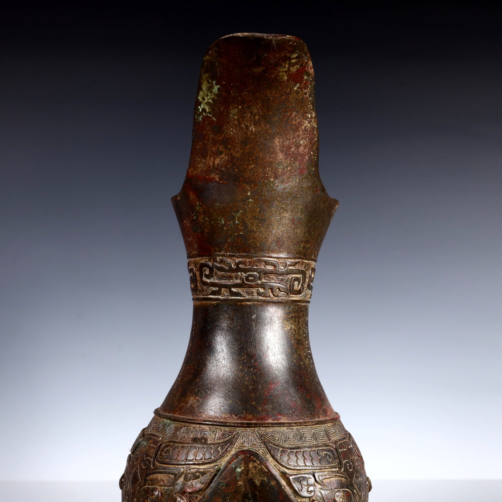 A Rare Bronze Beast-Face Pattern Flagon - 14
