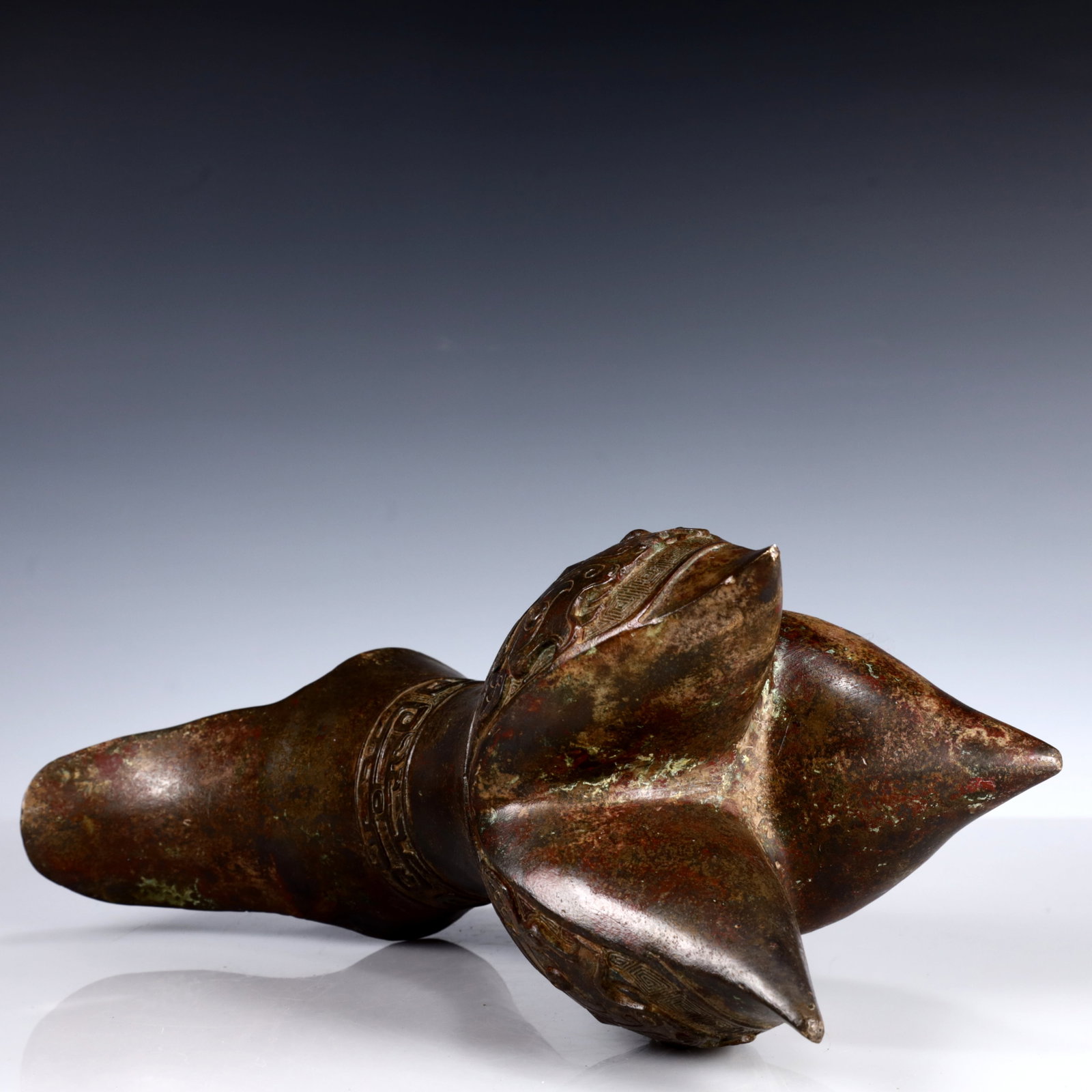 A Rare Bronze Beast-Face Pattern Flagon - 17