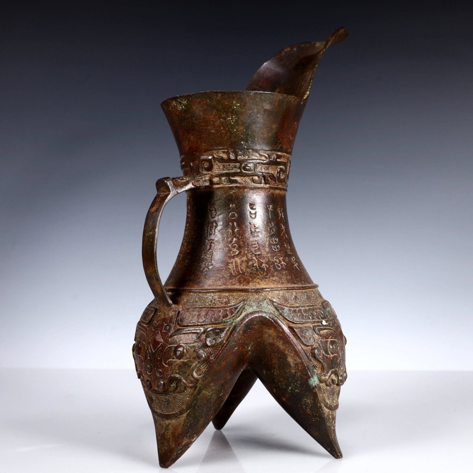 A Rare Bronze Beast-Face Pattern Flagon - 8