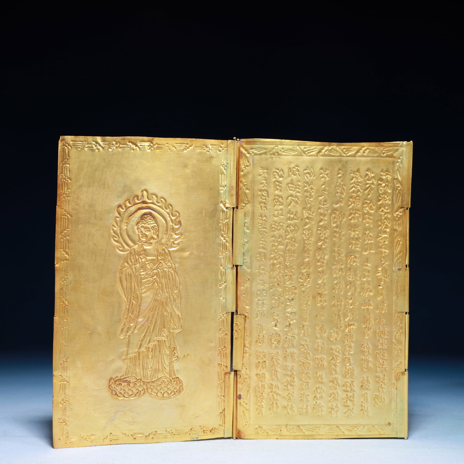 An Exquisite Gilt Bronze Scripture Ornament - 11