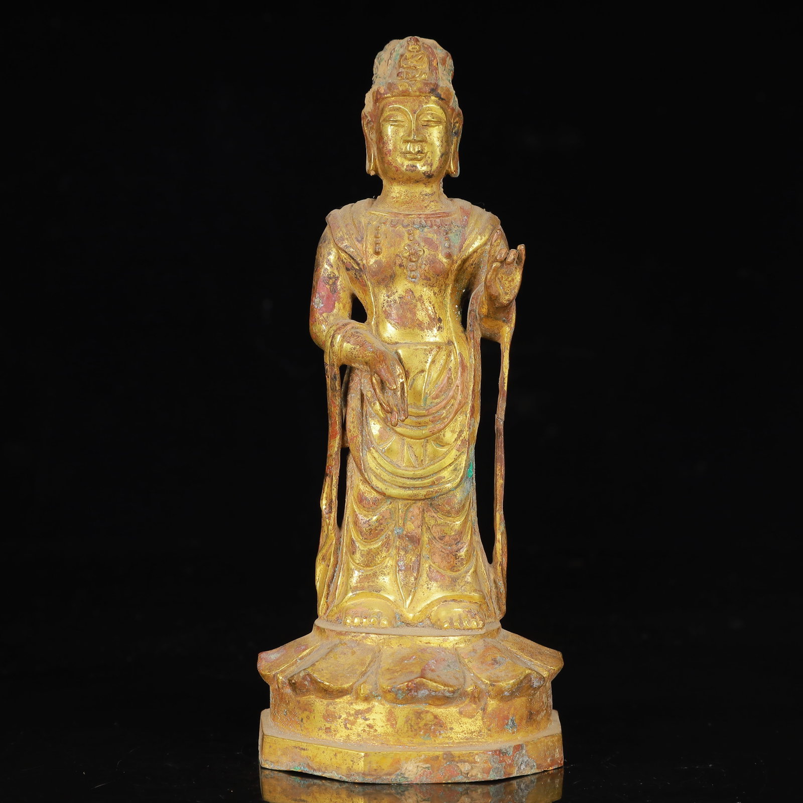An Exquisite Gilt Bronze Statue of Sakyamuni: An Exquisite Gilt Bronze Statue of Sakyamuni,Qing Dynasty,China,Size:3inx7.1in,Weight:537g 铜鎏金释迦摩尼像,中国清代