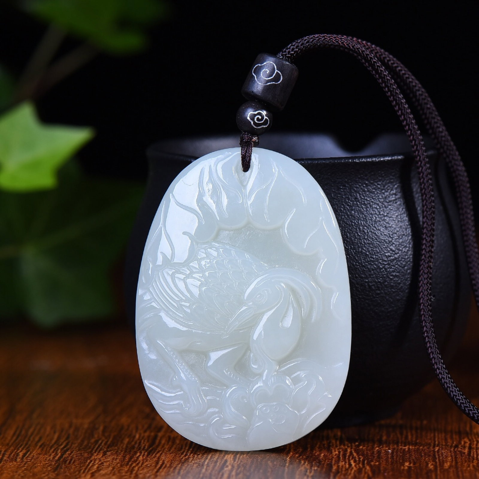 An Exquisite White Jade Crane Pattern Pendant: An Exquisite White Jade Crane Pattern Pendant,Size:38mmx52mm (寓意)吉祥 一路升官发财 白玉鹤纹吊坠