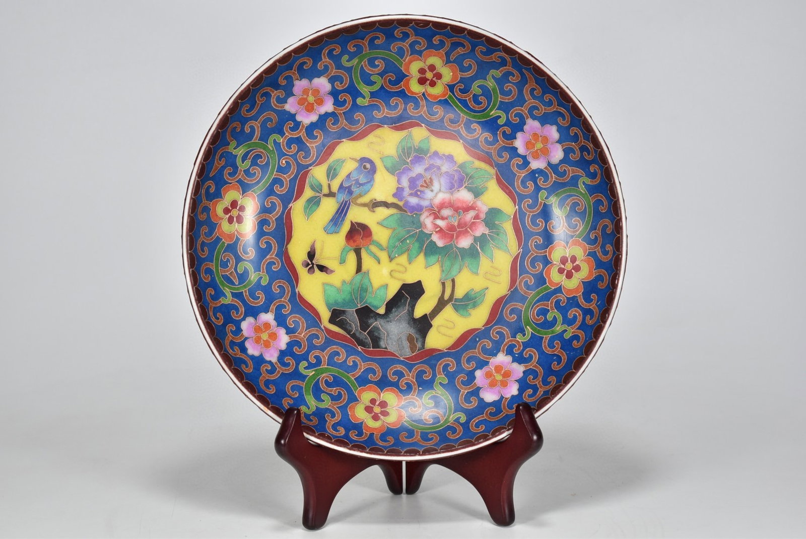 An Exquisite Cloisonne Flower and Bird Pattern Plate: An Exquisite Cloisonne Flower and Bird Pattern Plate,Ming Dynasty,China,Chenghua Six-character Mark,Size:1.8inx9.1in 掐丝珐琅花鸟纹盘子,中&#